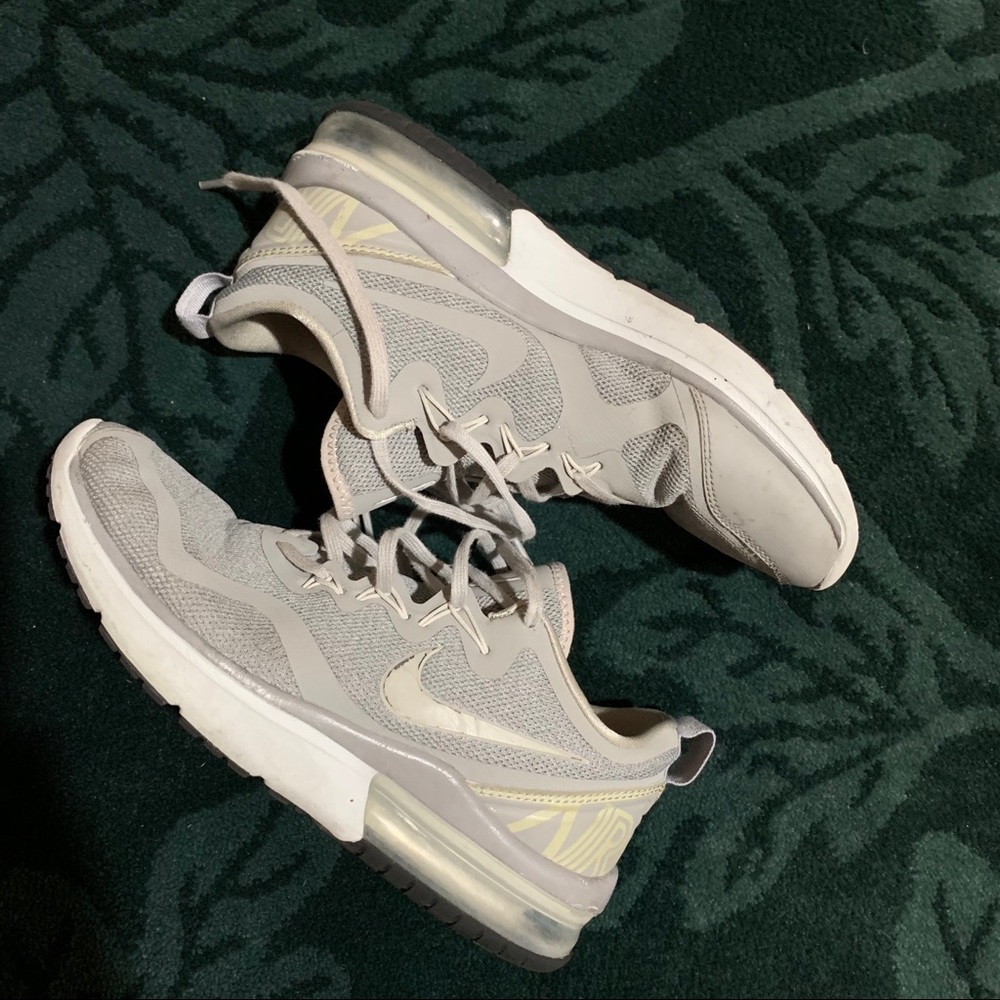 nike air max grey size 8